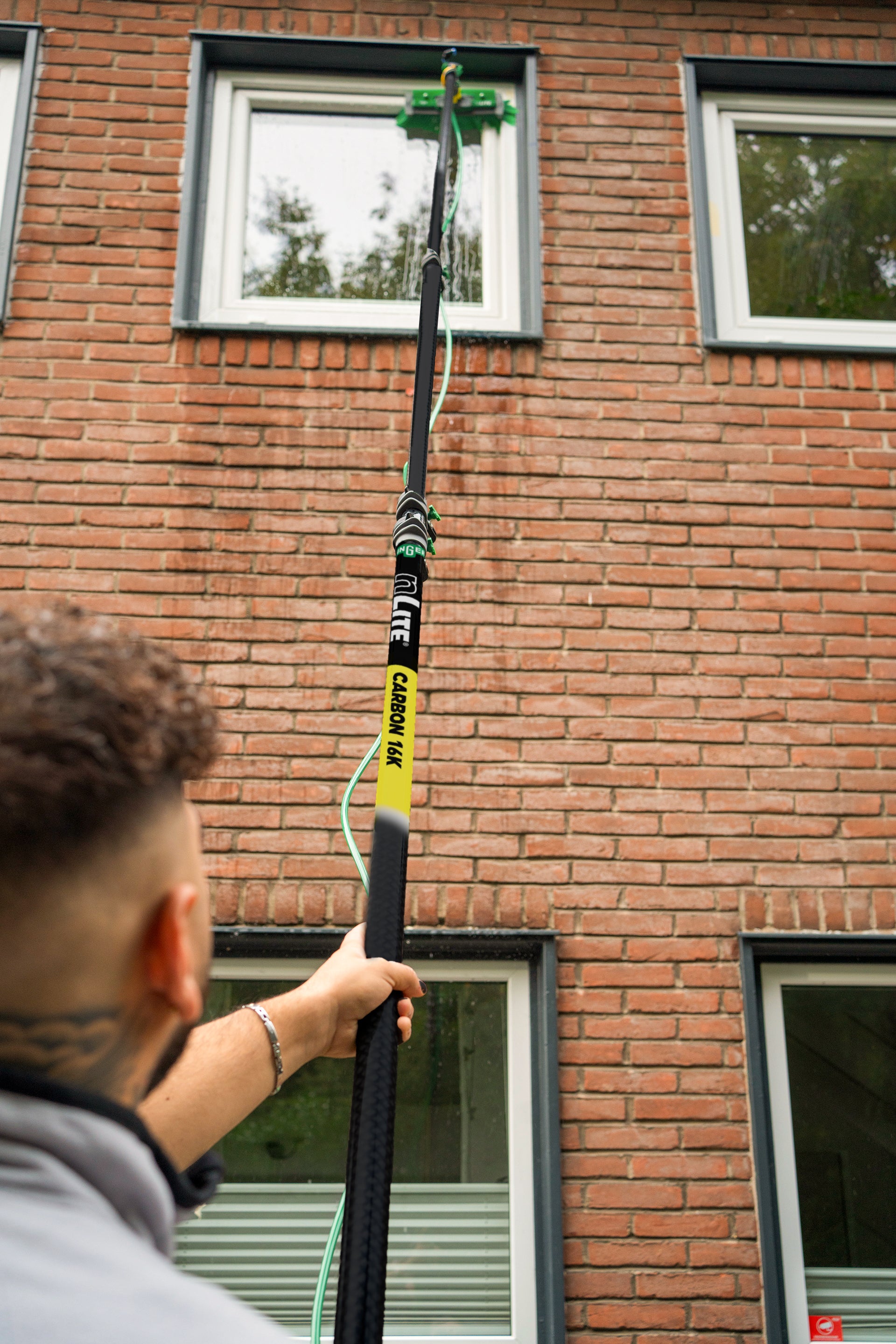 Unger nLite Carbon 16K Water Fed Pole