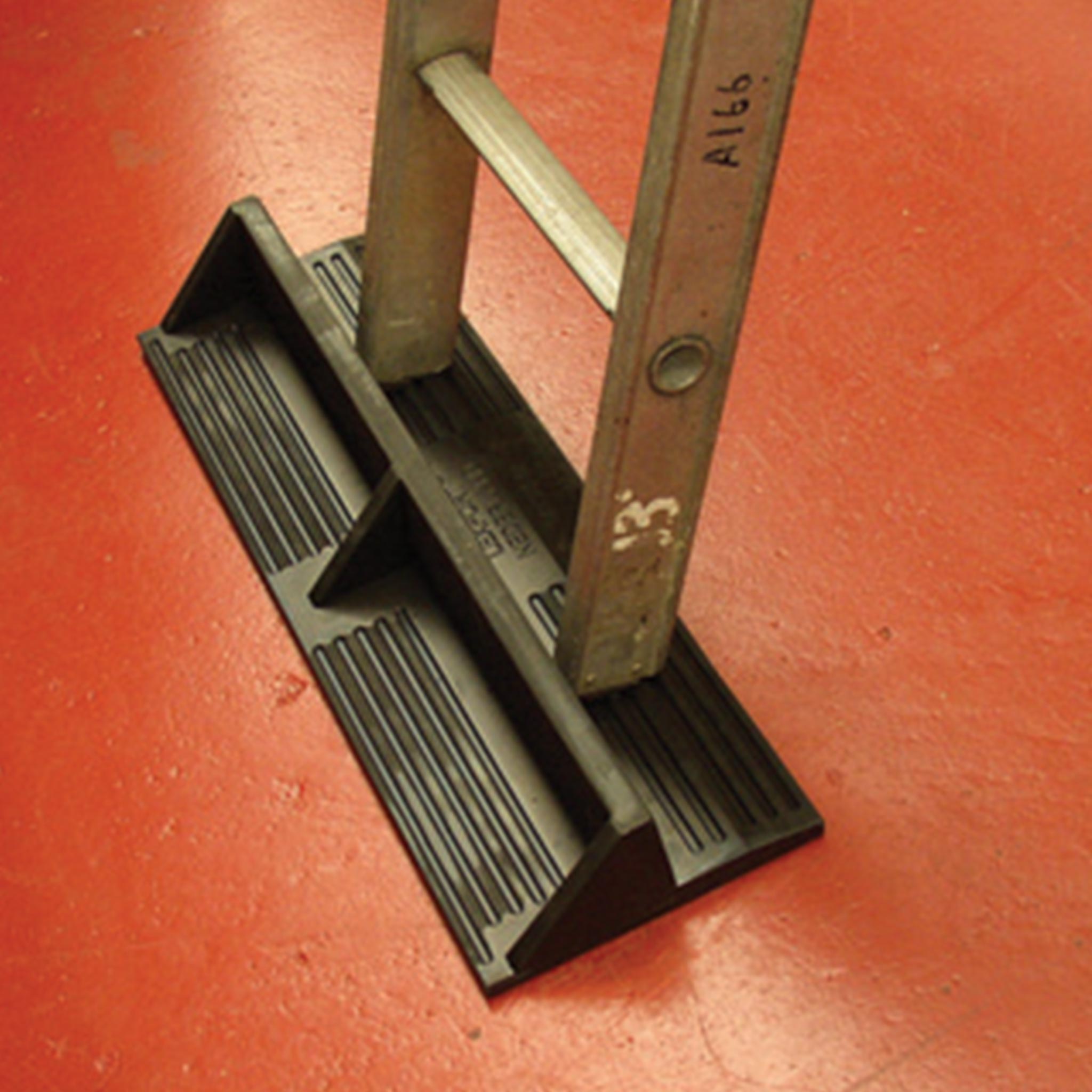 Steadfast Solid Rubber Ladder Mat: Total Grip